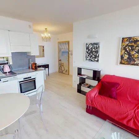 Apartment 3 Pieces Climatise Avec Terrasse, Garage Et Wifi A - Fr-1-196-342