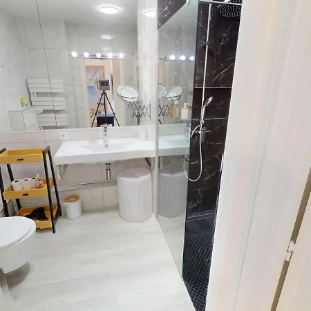3 Pieces Climatise Avec Terrasse, Garage Et Wifi A - Fr-1-196-342